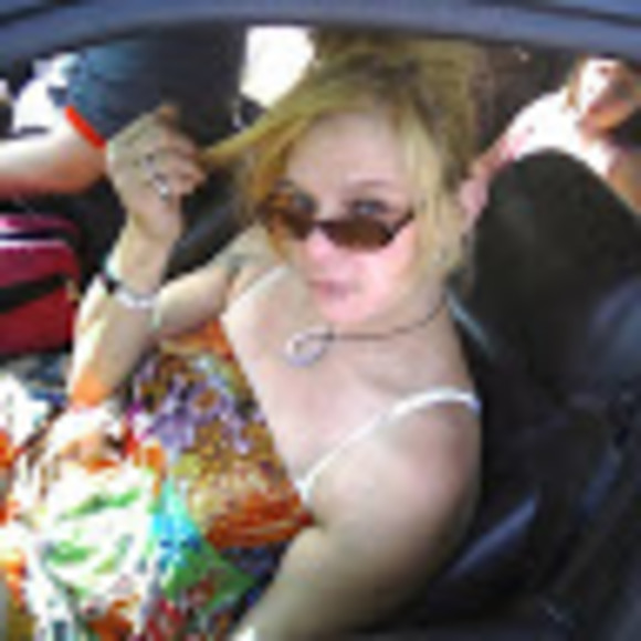 Meet your Posher, Edie - Picture 1 of 1